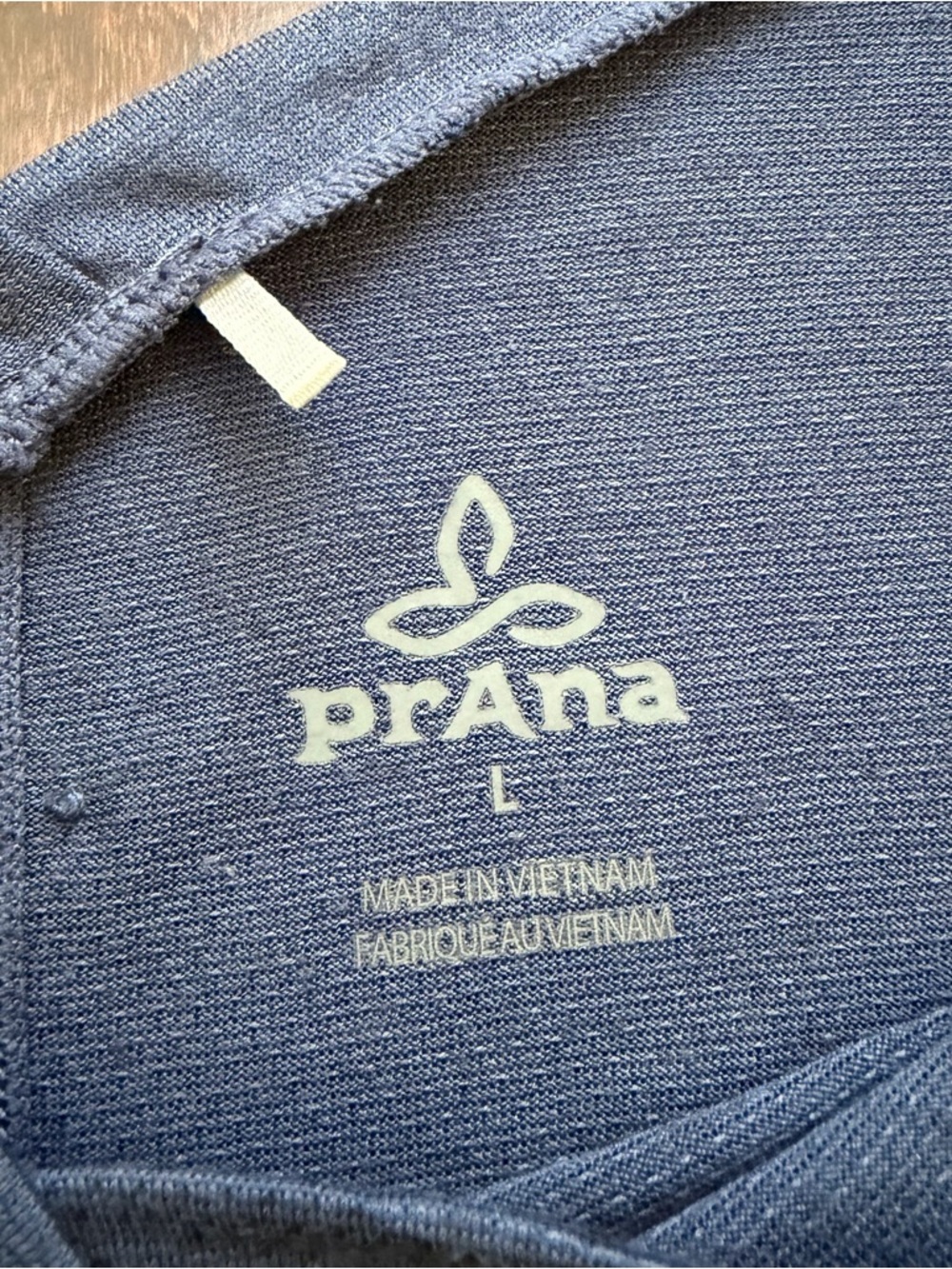 prAna Women's V-Neck Shirt Size L Navy Breathable Long Sleeve Active Outdoor - Picture 5 of 6